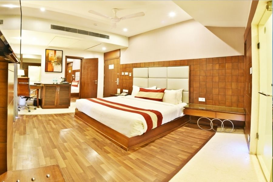 Best hotels in Amritsar Hotel Sawera Grand Faraway Notes
