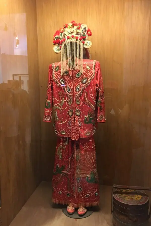 Vietnamese wedding costume on display at the Museum of Ethnology 