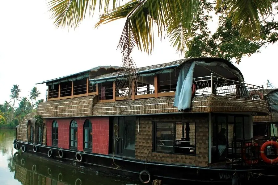kumarakom houseboat kerala