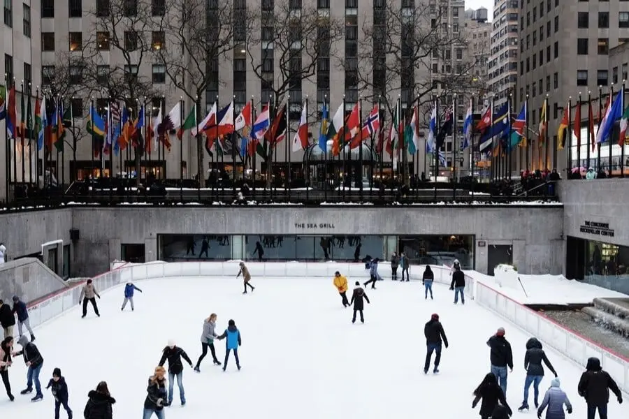 New York City in winter - Rockefeller ice skating rink