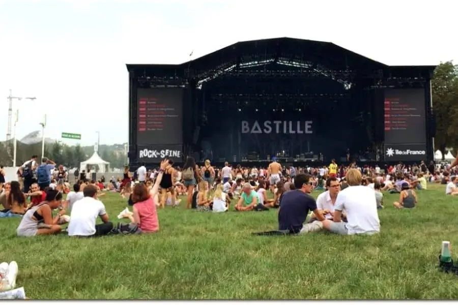 Rock-en-siene Paris music festival Faraway Notes