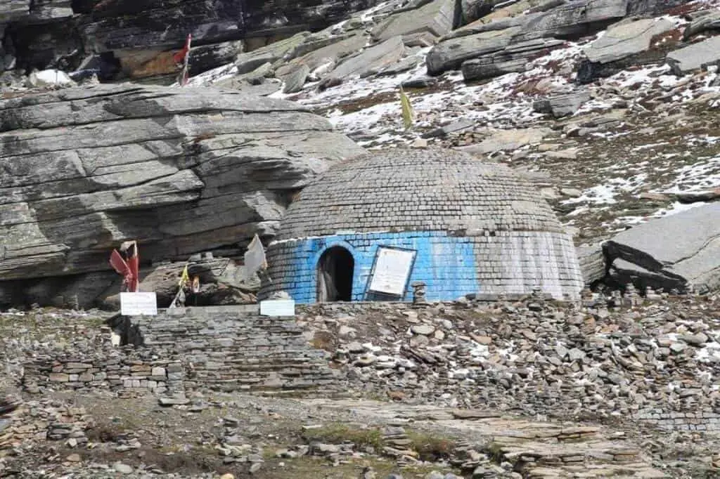 Rohtang-pass-igloo-Faraway Notes