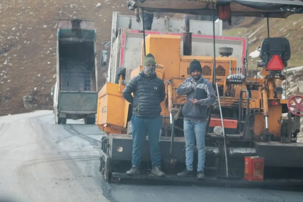 rohtang pass road construction