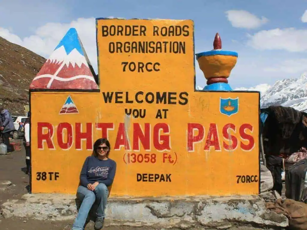 Rohtang-pass-welcome-sign-feature-Faraway Notes
