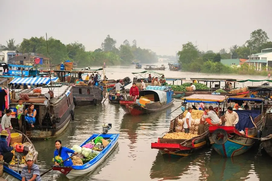 vietnam floating market