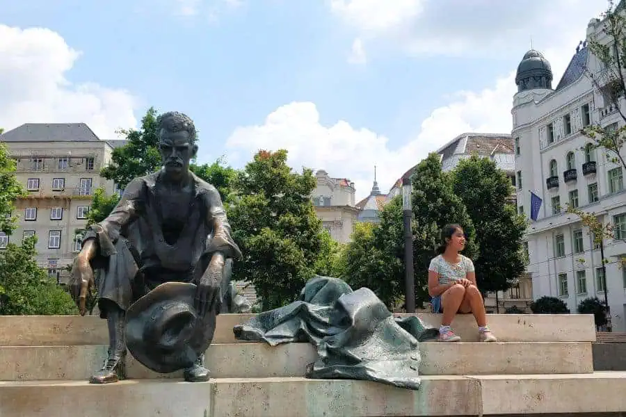 attila jozsef statue kossuth square 