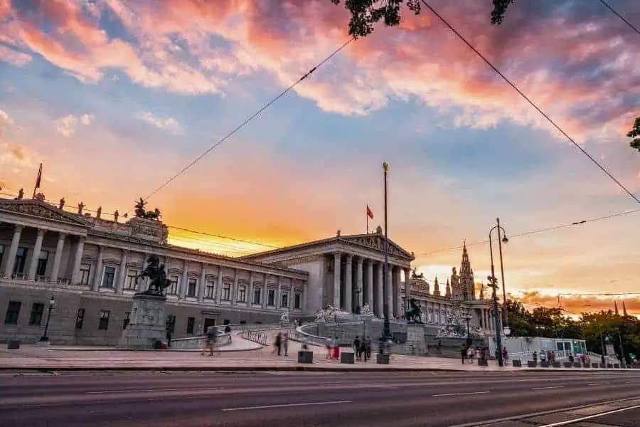 austrian parliament ringstrasse