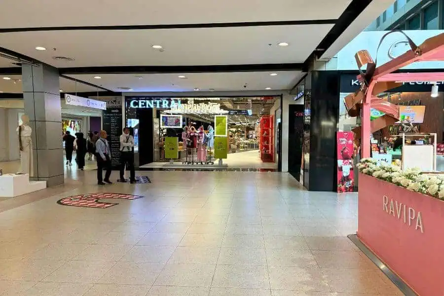 the shops inside the centralworld shopping mall in pathumwan in bangkok
