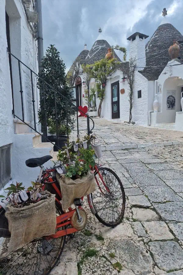 alberobello puglia italy