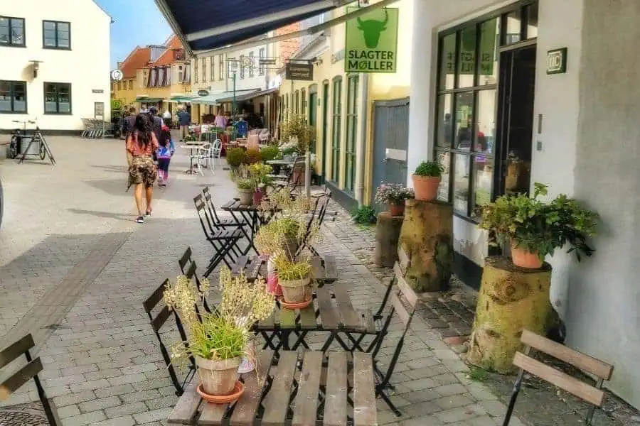 dragor sidewalk cafe
