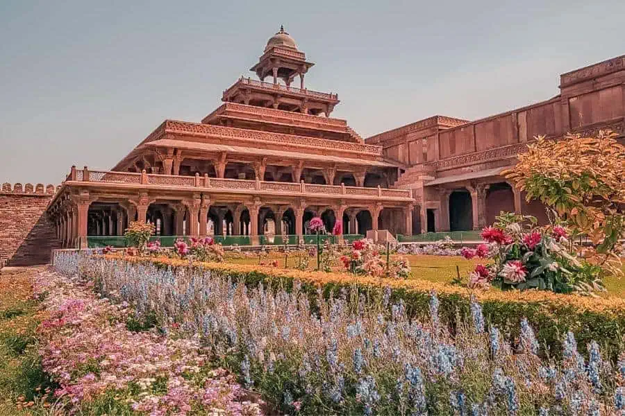 explore fatehpur sikri on the way from agra to jaipur