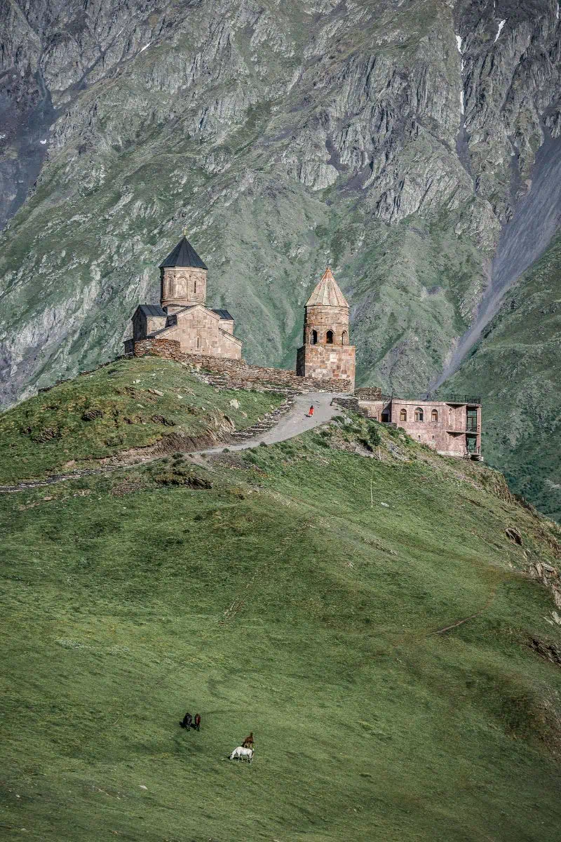 gergeti church kazbegi georgia 