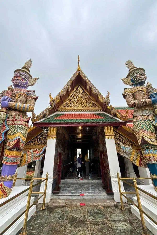 giant guardian statues aka yak at the royal grand palace in bangkok thailand