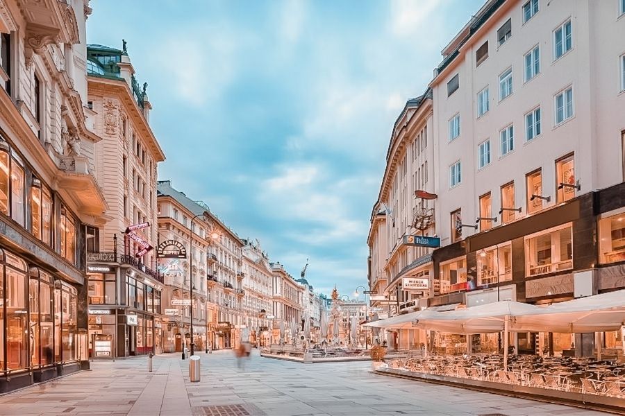 graben where to stay in vienna districts