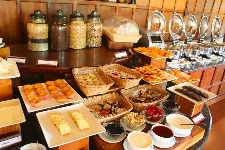 Greenwoods resort Thekkady breakfast buffet
