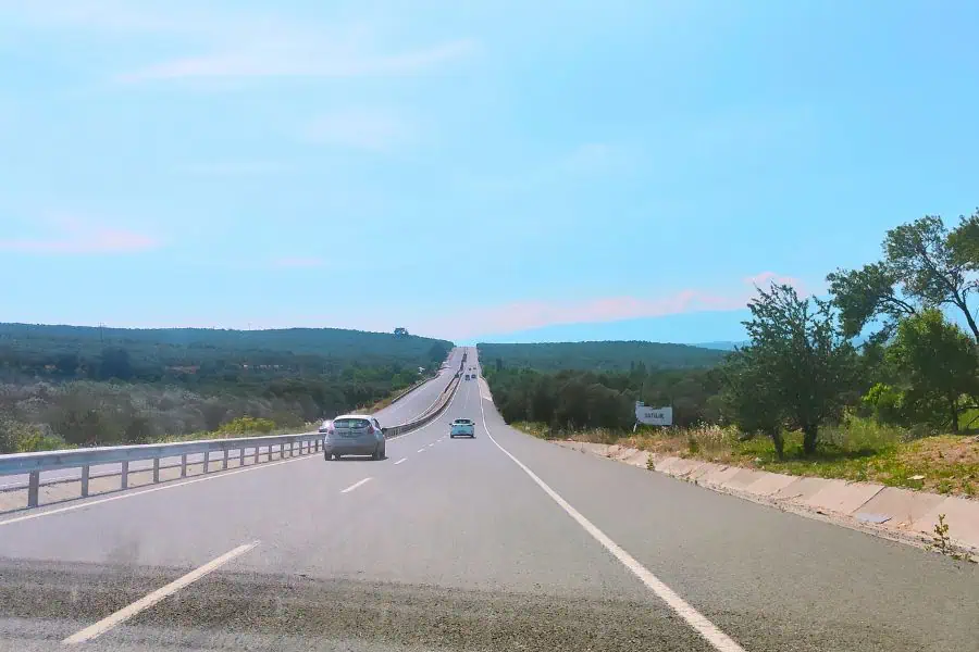 how to reach ayvalik by rental car turkey