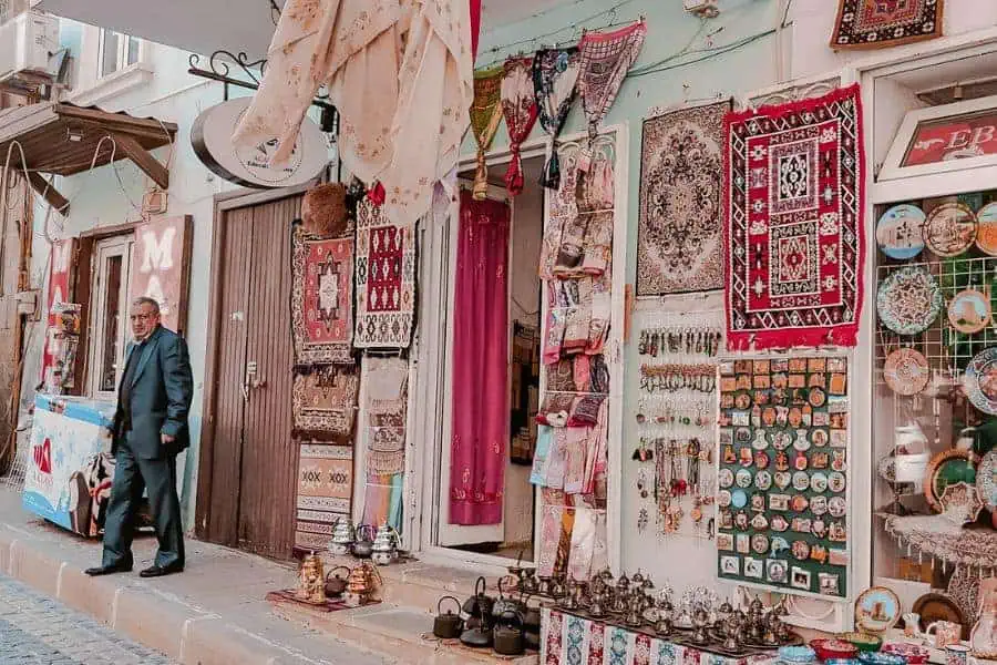 baku old city traditional souvenirs shopping
