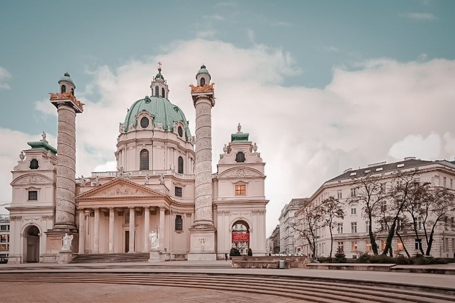 Karlskirche Church where to stay in vienna districts