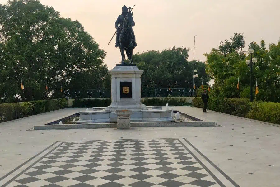 a statue of maharana pratap on his loyal horse chetak at maharana pratap samarak udaipur