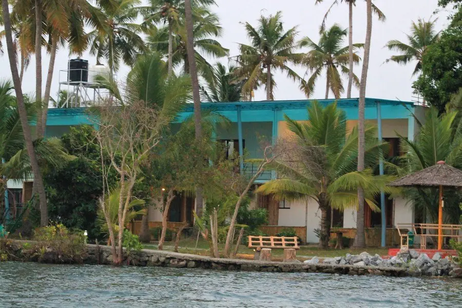 Lake n River Resort Munroe Island