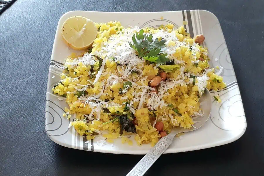 poha maharashtra madhya pradesh street food india