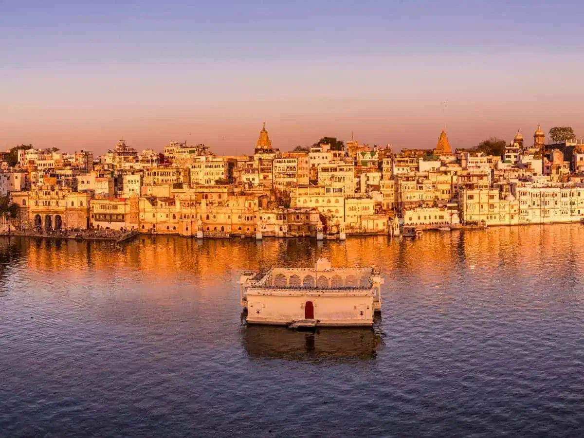 serene lake pichola with a backdrop of palaces and temples udaipur visit travel guide
