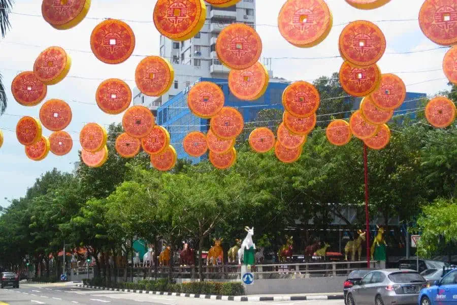 singapore chinatown decorated for chinese new year