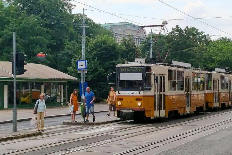 tramway in budapest getting around