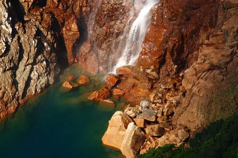 base of nohkalikai falls meghalaya