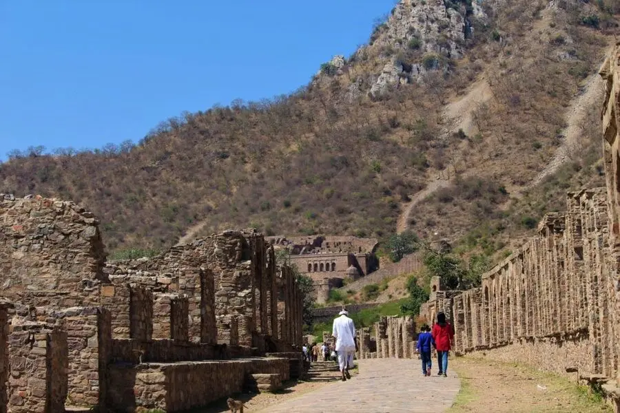 bhangarh fort entrance