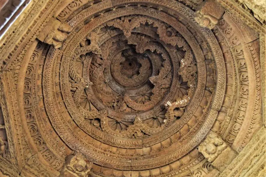 Intricate work on ceiling of Sas bahu temple 