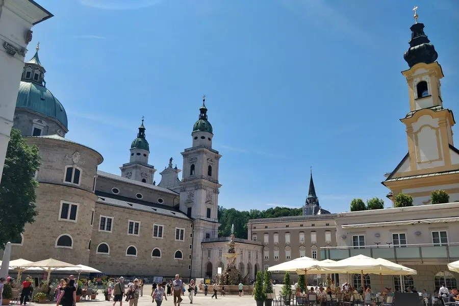 domquartier salzburg austria