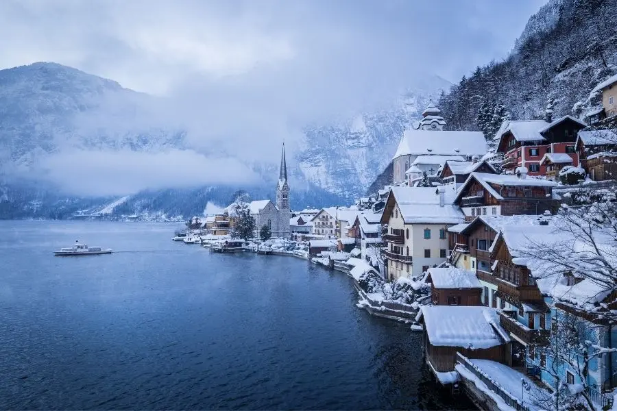 hallstatt in winter