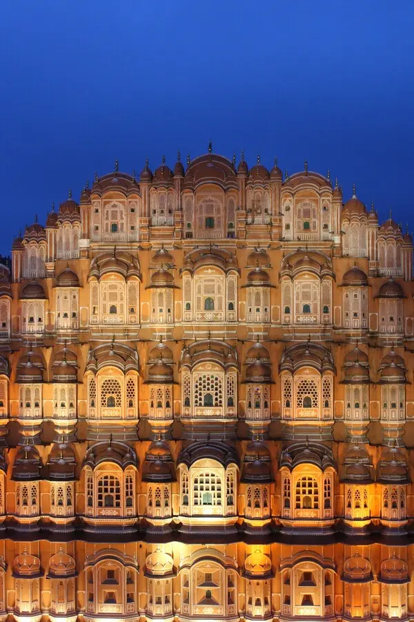 hawa mahal at night