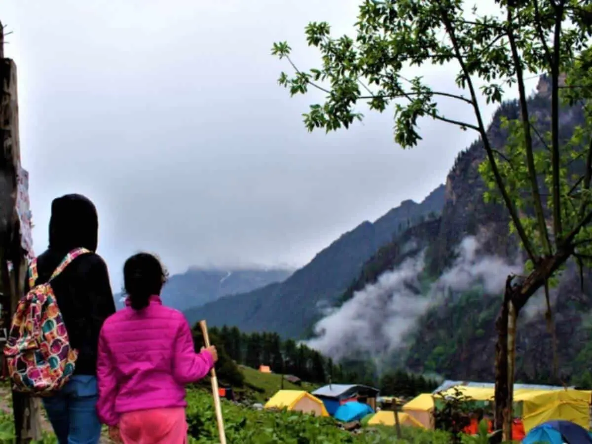 kasol kheerganga trek parvati valley himachal pradesh india