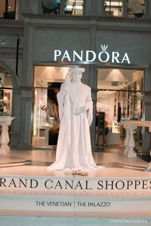 living statue at the venetian las vegas 