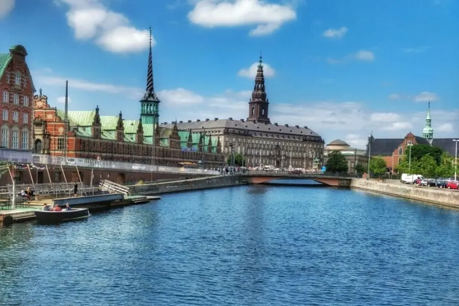 nyhavn boat tour sightseeing copenhagen denmark