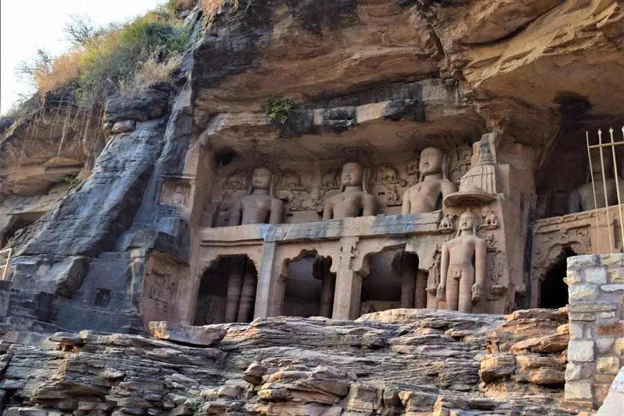 jain tirthankaras gwalior fort