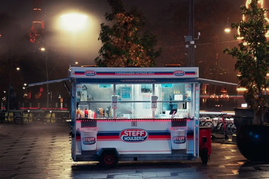 steff-houlberg hotdog cart pølsevogn rådhuspladsen copenhagen