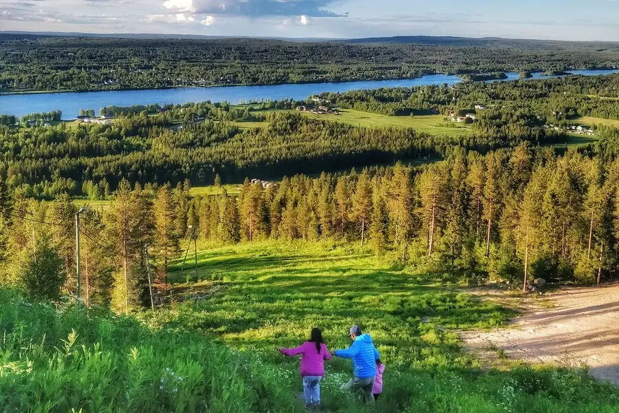 trip to lapland with kids ounasvaara hike
