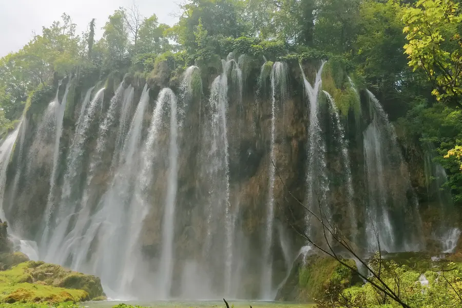 upper lakes waterfalls plitvice national park