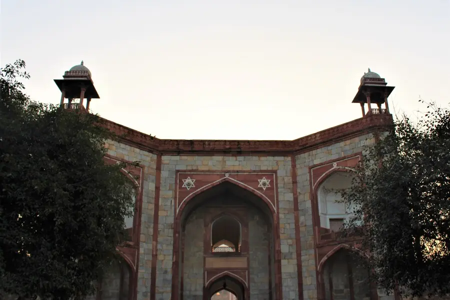 the western gate entry to humayun's tomb