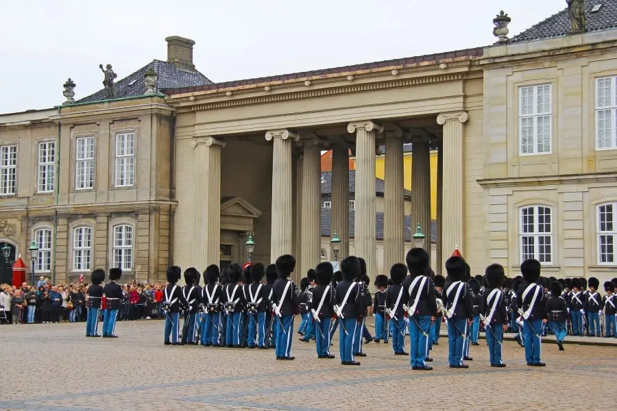 amalienborg change of guard ceremony