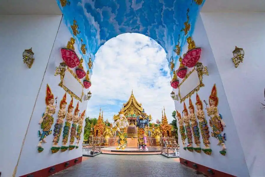the colorful temple of wat saeng kaew phothiyan in chiang rai